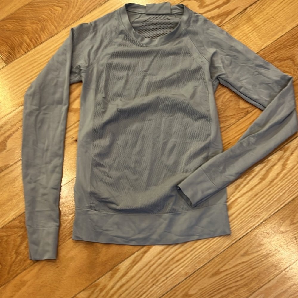 Athleta seamless laser cut long sleeve top